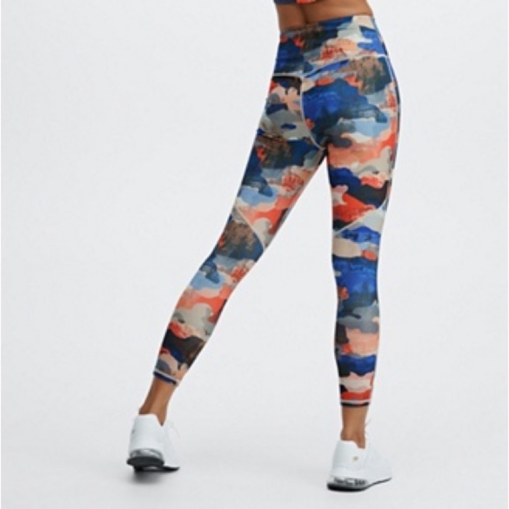 Fabletics - Picture 3 of 3